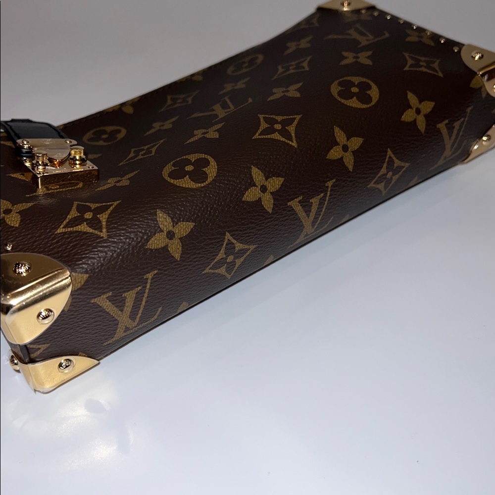 ❤️NWT LOUIS VUITTON SLIM TRUNK BAG M13147 - Picture 15 of 17